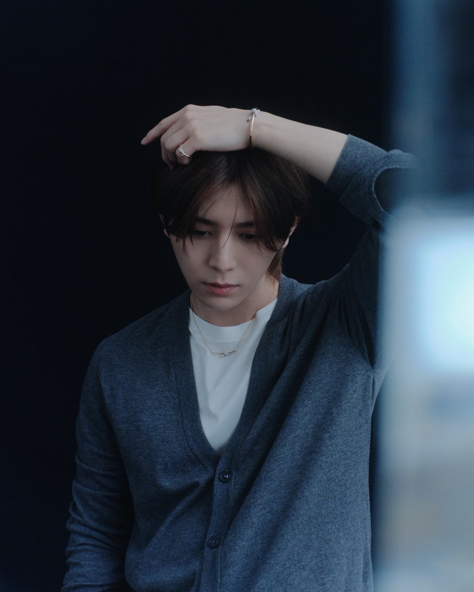 THEFASHIONPOST's tweet photo. 山田涼介とティファニー。それぞれが積み重ねてきた愛のかたち vol.2
https://t.co/0CYPHlGObz

@Ryosuke_Storm @TiffanyAndCo  #pr https://t.co/w0RBbXAD8v