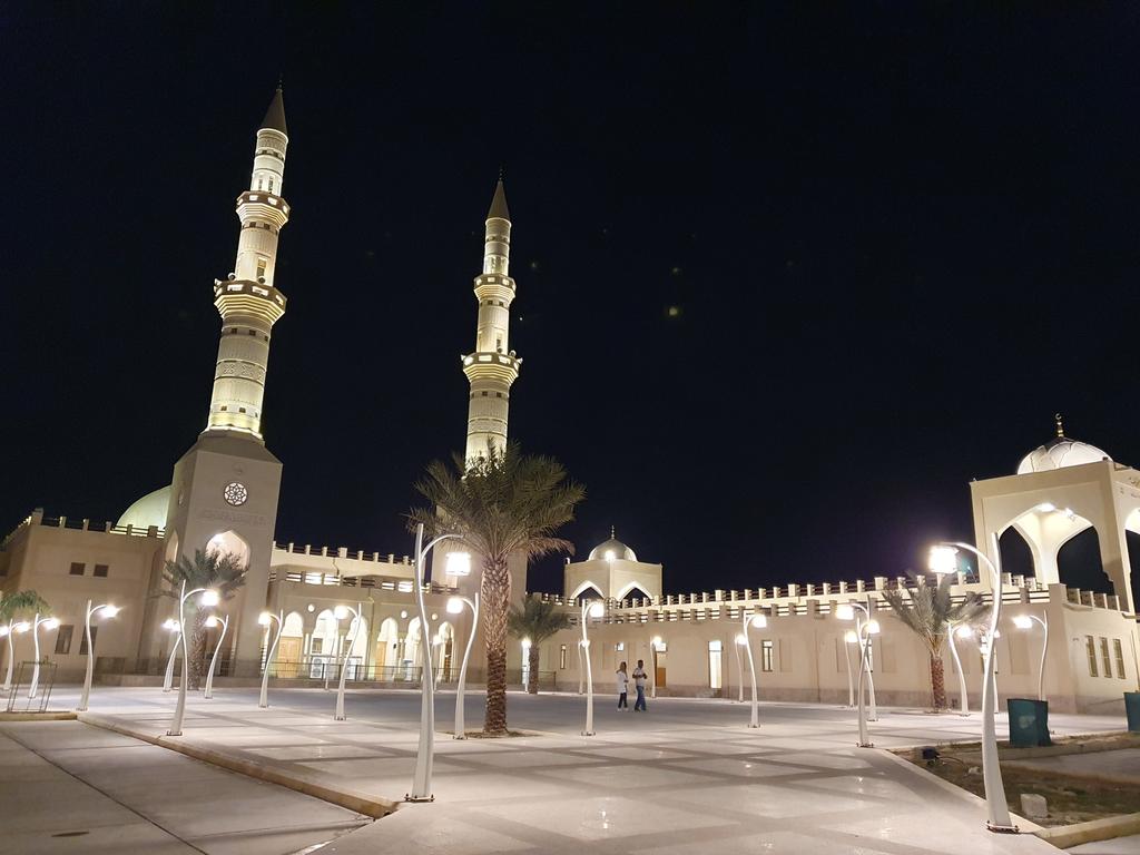 BarkarRashed's tweet photo. جامع زیبای #لمزان ،یکی از دهها کارهای خیر و ماندگار مرحوم #محمد_عبدالکریم_الزرعونی
. خداوند به برکت این ماه فضیل روحشان را قرین رحمت خویش گرداند.
سعدیا مرد نکونام نمیرد هرگز https://t.co/CCJ3Mx9Im4
