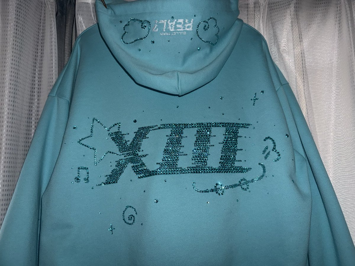 REAL？のジップパーカーデコったんだけどめっちゃ可愛くできたから見て