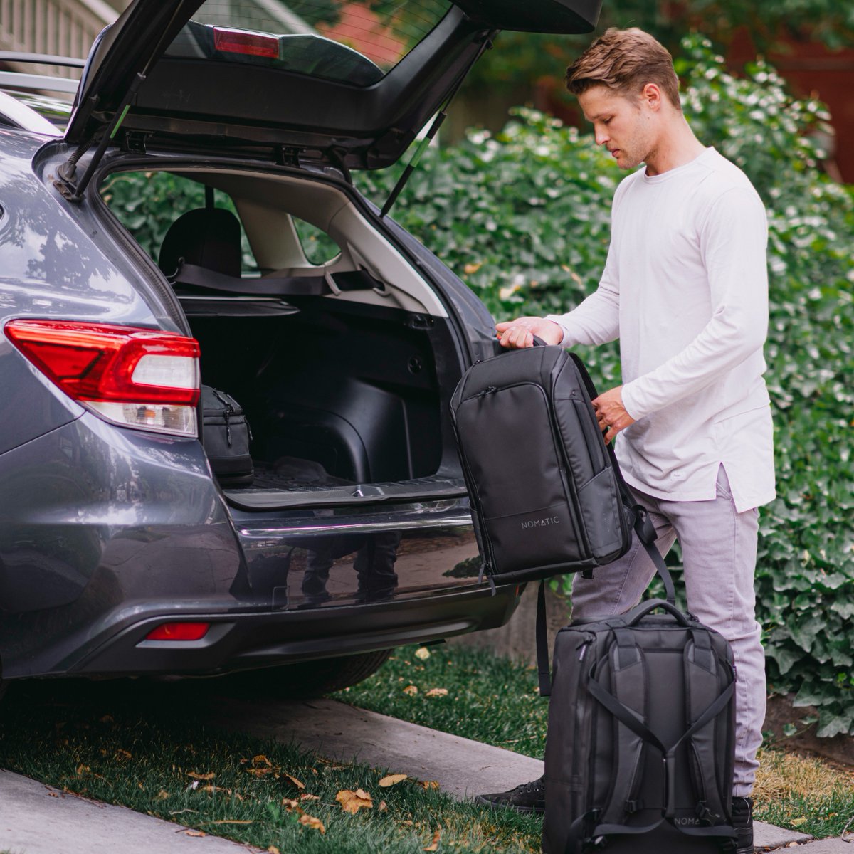 Nomaticgear's tweet image. Prepared is professional.

The Everyday Backpack built for work travel, daily carry, and modern professionals who move with purpose.

One system. Zero friction.

#EverydayBackpack #WorkFromAnywhere #DailyCarry #Nomatic #LifeOnTheMove #TechOrganization