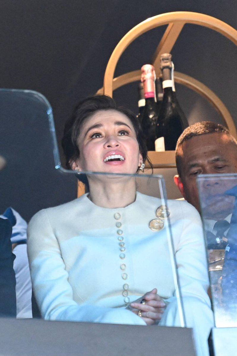 implmaterial's tweet image. The Queen during the U.S.A. v Canada ice hockey match yesterday