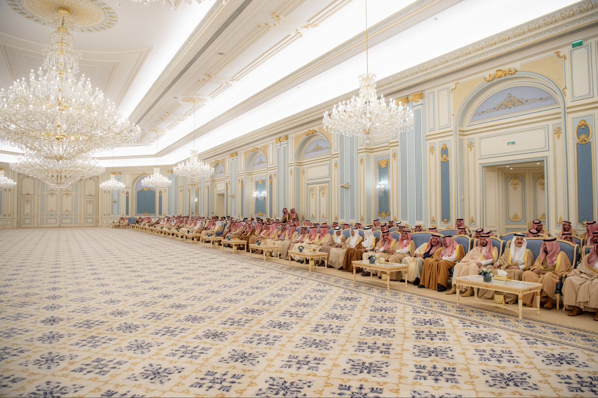 Bandaralgaloud's tweet image. سمو سيدي #ولي_العهد يستقبل المهنئين بشهر رمضان المبارك.