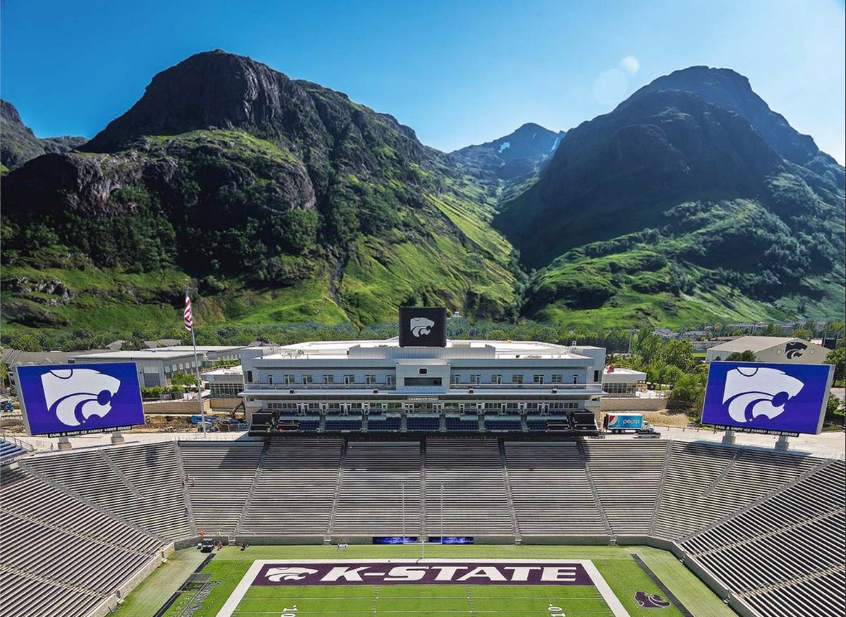 UncleKelceRules's tweet photo. @CFBHome @KStateFB @cfbcampustour One of the most scenic views in all of college football https://t.co/NWTJotyXc6