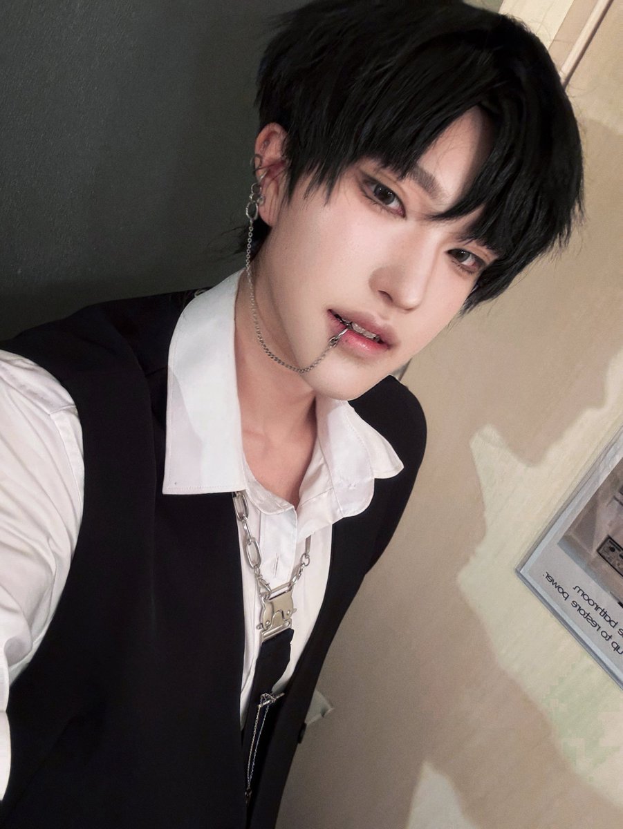 랑 tweet media