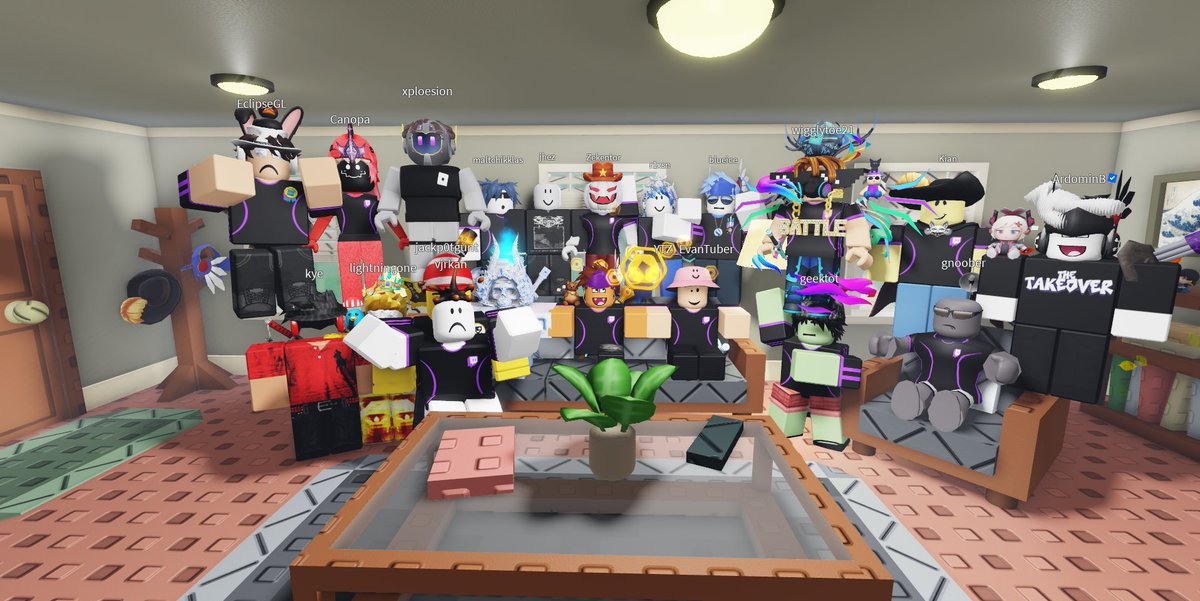 ROADZER_'s tweet photo. The Big R Prevails😈 #Bloxfest 6️⃣7️⃣ @NotNico https://t.co/WAjBvSv5Ik