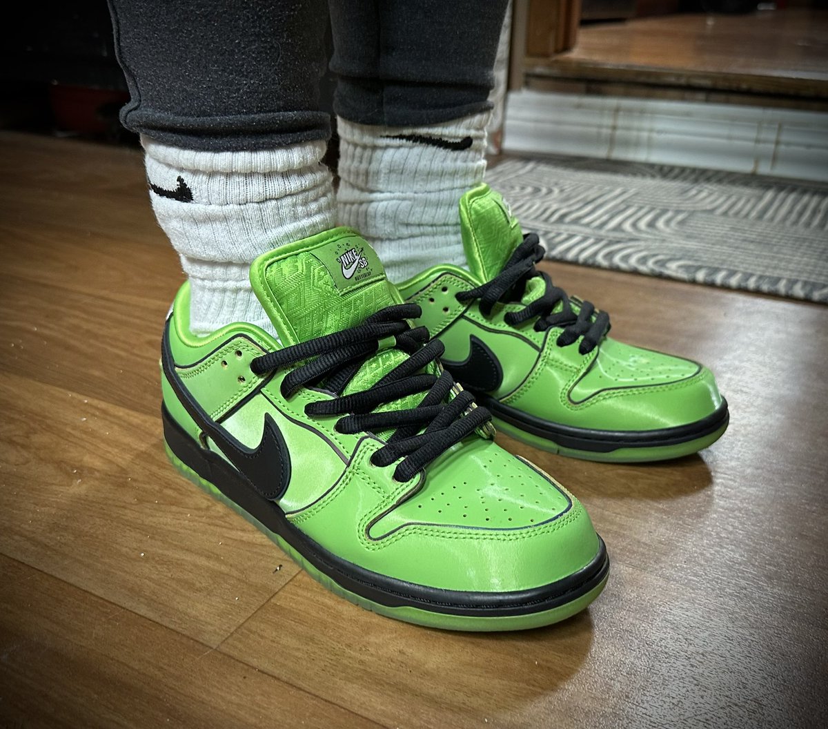 DJKingJam's tweet image. #Mailcall for @jamescara75 🥳🙌🏼

Last one to complete the set 😎🤙🏼
@eBay #NikeSB @nikesb #powerpuffgirls #KOTD