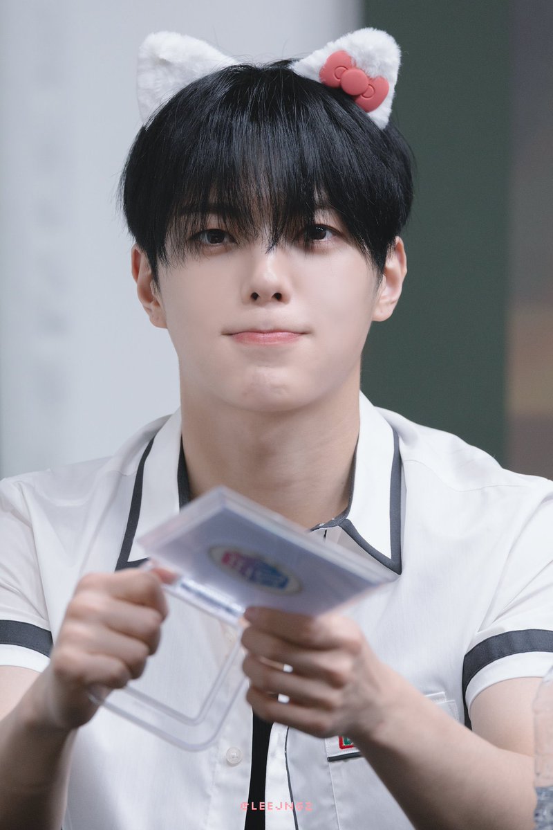 ตั้งแต่เกิดมาพี่ยังไม่เคยเจอใครอ้อนเท่าน้องอีจองเลย ( ⸍ɞ̴̶̷ ·̫ ɞ̴̶̷⸌ )