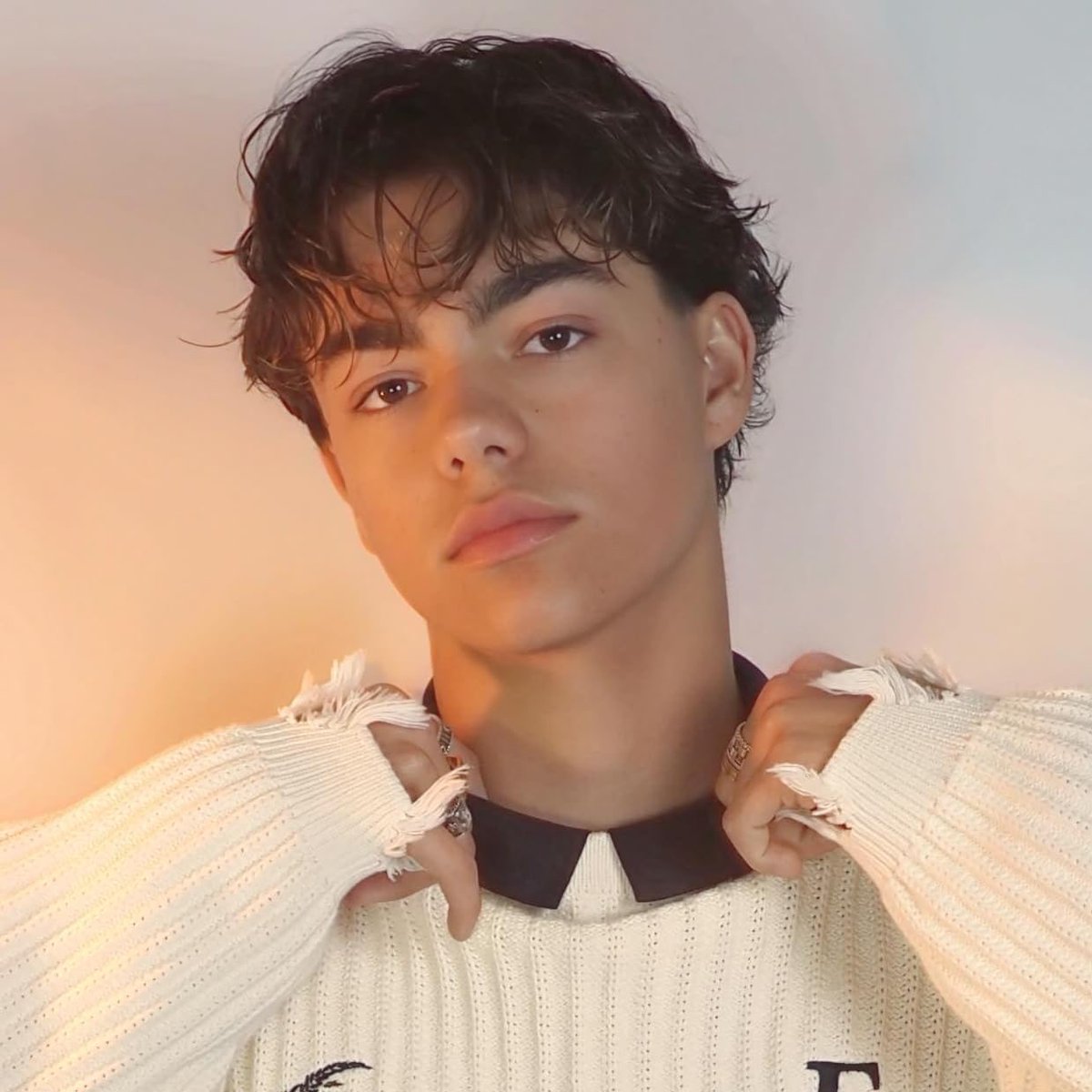 maliabakersgf's tweet image. And if you see one of these four in the auditioning room.. you can just go ahead and leave.