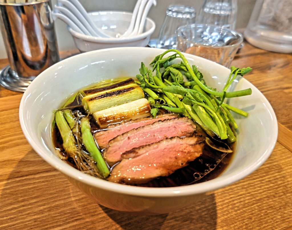 anarchy_jap's tweet photo. YOKOKURA STOREHOUSE🍜栃木小山

限定
鴨と芹の中華そば味玉

塩そば

定期訪問
夜の部
昼間に食べた限定美味しくリピしました
そして連食している集団がいたので僕も触発され並び直し連食(中待ち数名)
塩そばにハマり中です🤤
ご馳走様でした https://t.co/jJz0yMNxVN