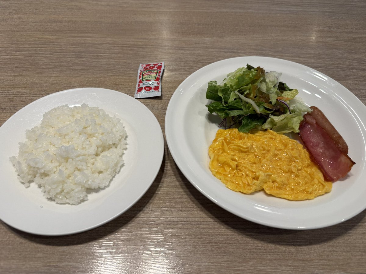 66Saito's tweet photo. 4月から新しい職場に転職するので貯まった有休消化を分けて実施中！
今日は一人暮らし時代以来のファミレス朝活😆
年度内に簿記2級取れるのか？
(ちなみに全く職種には関係のない好奇心からやってるだけの資格)
#モーニング 
#朝活 
#ガスト 
#簿記2級 https://t.co/VbBgtkftmD