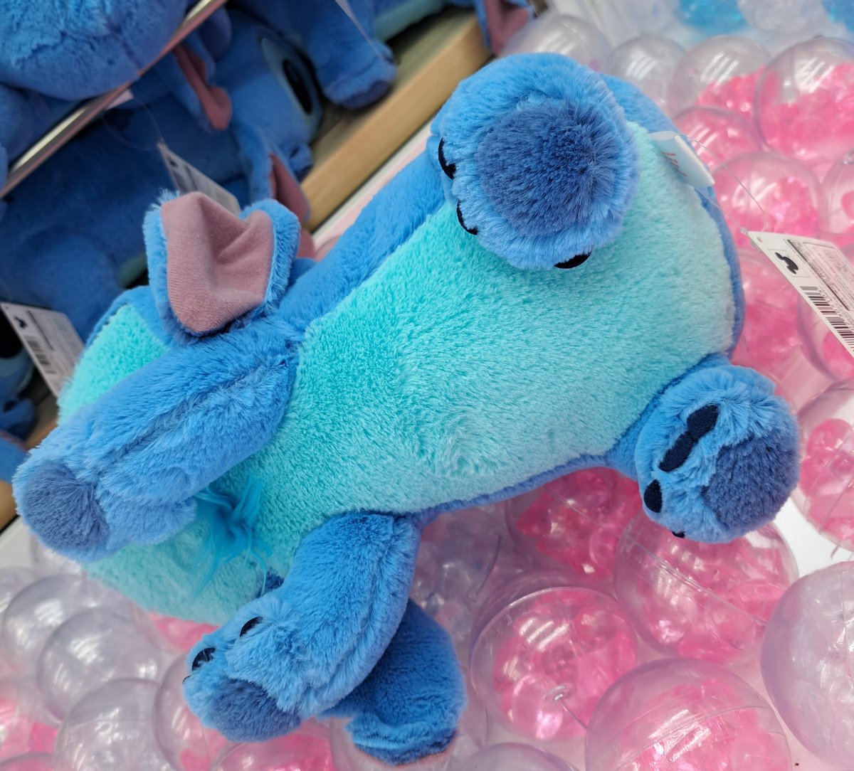 💙新景品入荷しました🩵 #ディズニース #ティッチ 寝そべりなでなでし