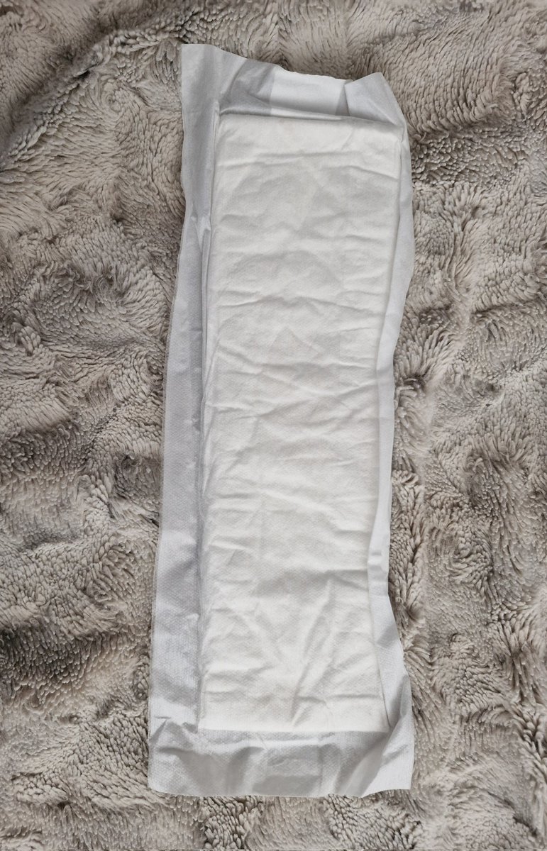 paperheartkoo's tweet image. te parecen bien 47cm de toalla femenina?