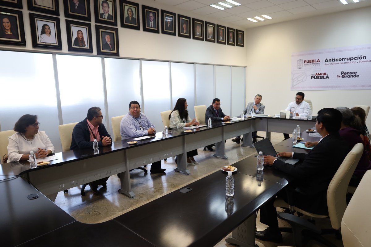 BuenGobiernoPue's tweet photo. 📑 Con el objetivo de fortalecer la coordinación institucional, el Secretario Anticorrupción y Buen Gobierno encabezó mesas de trabajo junto al Subsecretario de Control y Auditoría, titulares de dependencias y entidades estatales, Auditores Externos y responsables de los Órganos Internos de Control.

🏛️ Dependencias participantes:
✅ Instituto Tecnológico Superior de Atlixco
✅ Coordinación General de Comunicación y Agenda Digital
✅ Secretaría de Planeación, Finanzas y Administración
✅ Instituto Poblano de Asistencia al Migrante
✅ Instituto Estatal de Educación para Adultos
✅ Universidad Tecnológica de Puebla

🔎 Estos espacios permiten dar seguimiento a acciones de supervisión y mejora continua, impulsando la transparencia, la rendición de cuentas y una gestión pública más eficiente en beneficio de las y los poblanos. 🤝✨

#PorAmorAPuebla #PensarEnGrande