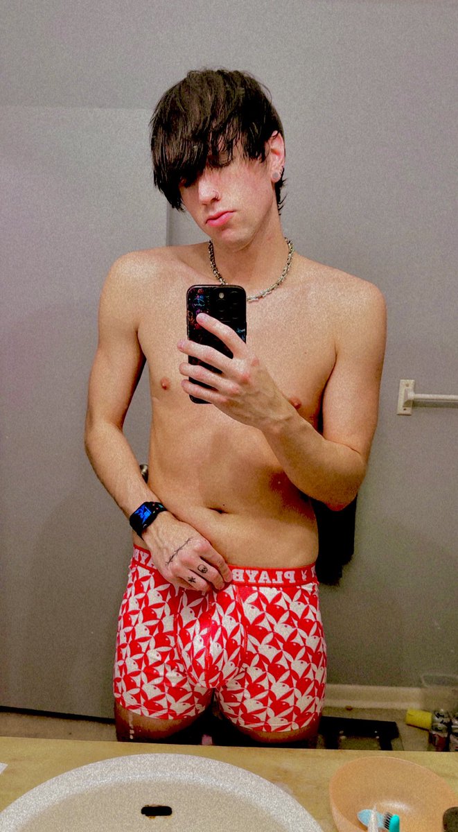 follow my twitch or else 👊🏻
live right now🤙🏻
m.twitch.tv/bytzxx

#twitch #twink #hearthstone #bytz #overwatch #fyp #viral #ootd #selfie