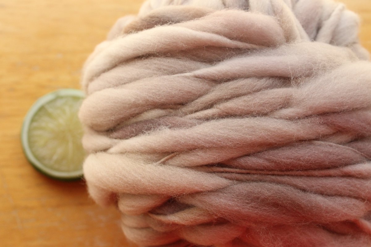 thefinelime's tweet image. I #handdyed the #merino for this skein myself, so the yarn is extra soft and fluffy!  etsy.me/4rsSxu0 via @Etsy