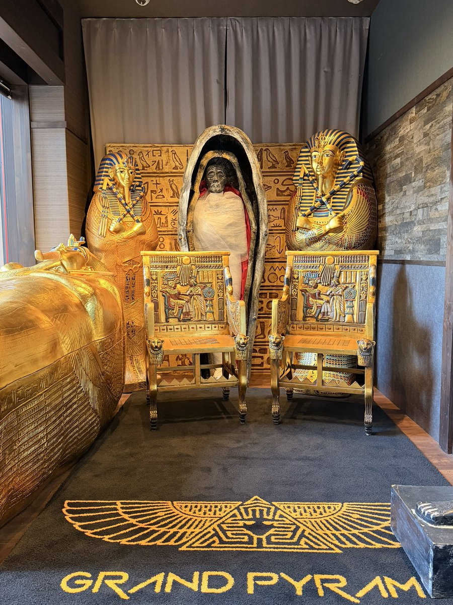 Grand_Pyramid's tweet image. 🇪🇬✨ 本日のエジプトランチ ✨🇪🇬  

今日のランチ、もう決まりましたか？  

スパイスの香りに包まれた空間で、  
20種類以上の本格エジプト料理をゆっくり楽しむひととき 🍽️  

どこにでもある味ではありません。  
ここでしか出会えない、本場のエジプトの味。  

🥘 事前予約でタジン1品サービス