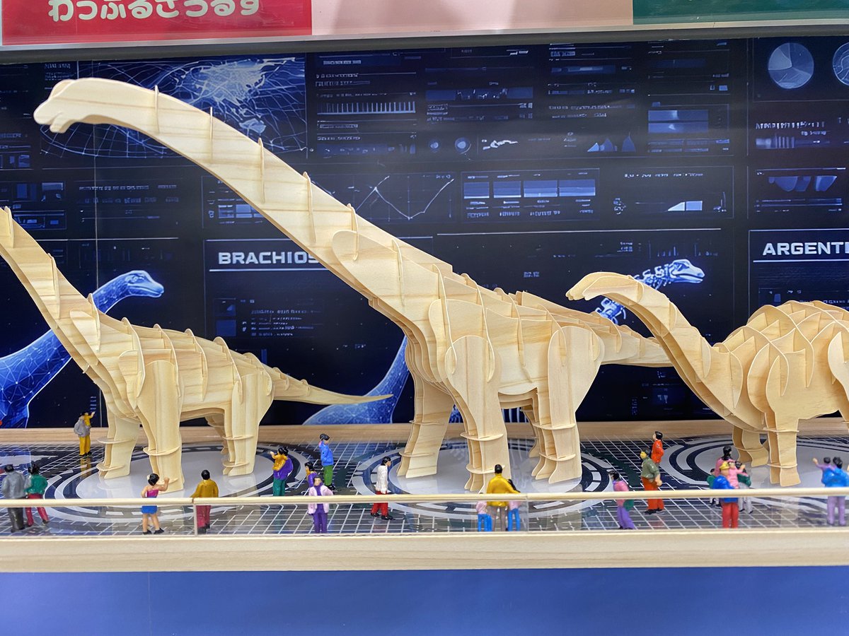 snschoit's tweet photo. 本日「page2026」3日目最終日✨️
今回配布物として用意した「ミニわっふる」🦖🎀小さいティラノサウルスが好評です🎶
もうひとつが箱になる名刺サイズのカード‼️チロルチョコジャストサイズ設計です👍
恐竜くん‼️ラストスパート頑張ろー‼️💪🦖 https://t.co/qEeoBCzgKZ