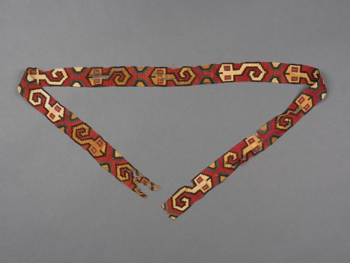 ArtHistAnimalia's tweet photo. Fragment of a Band (with #tadpole design!)
Nazca culture, Peru (South Coast),
Early Intermediate period, c.400–700 CE
Camelid fiber & cotton
56 1/4 x 1 3/8 in. (142.8 x 3.5 cm)
Saint Louis Art Museum 185:1944 https://t.co/ao3LOl9oas
#IndigenousArt #AndeanArt #PeruvianArt
#Frogs
“Peruvian textiles frequently contain repeated imagery with alternating colors and inversions. These carefully devised patterns were highly symbolic, representing the organization of varied designs into a harmonious whole. The imagery on this textile could also evoke relationships between forms, particularly those in the natural world. Undulating tadpoles on the Nasca band invoke their eventual transformation into amphibians.”