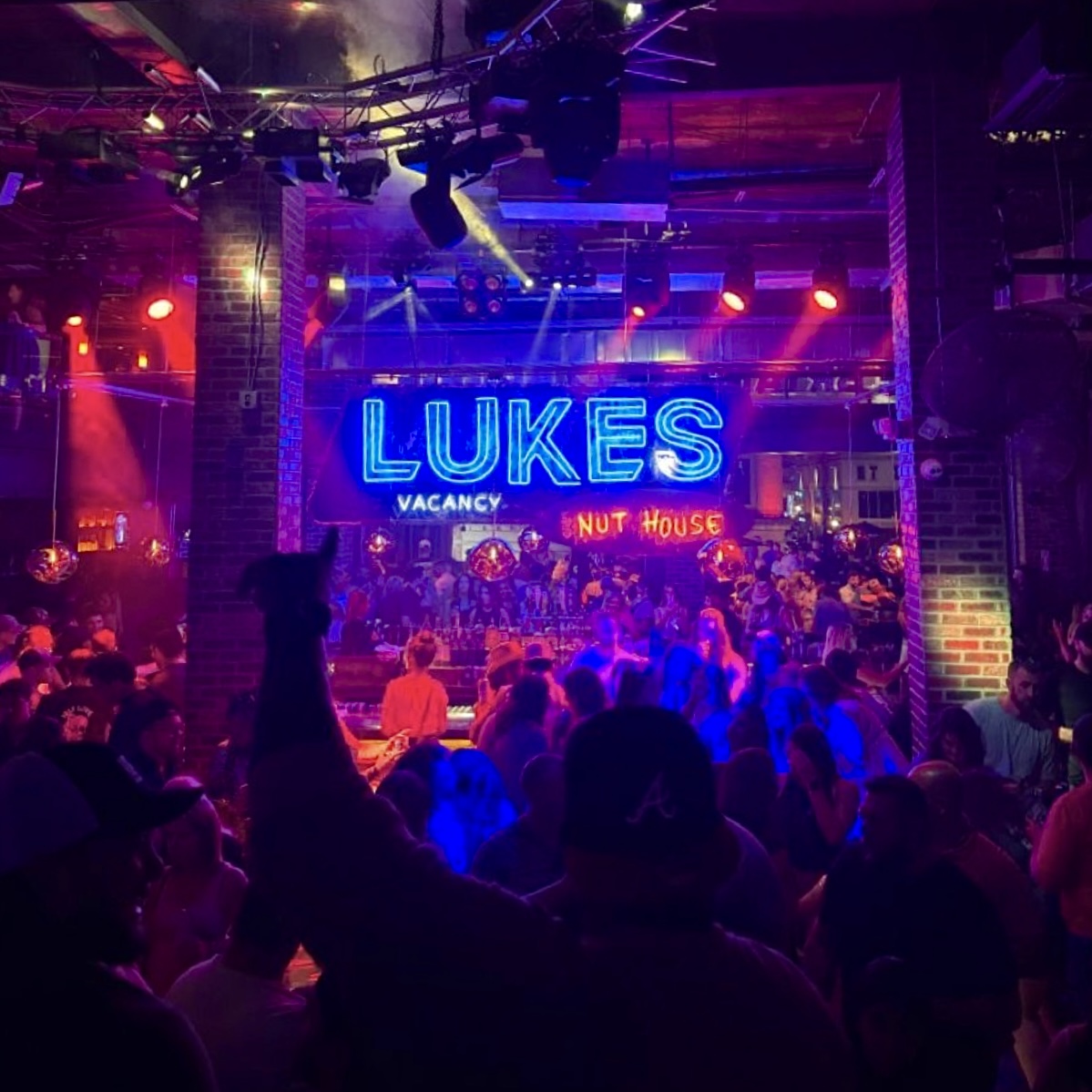 Luke's 32 Bridge tweet media