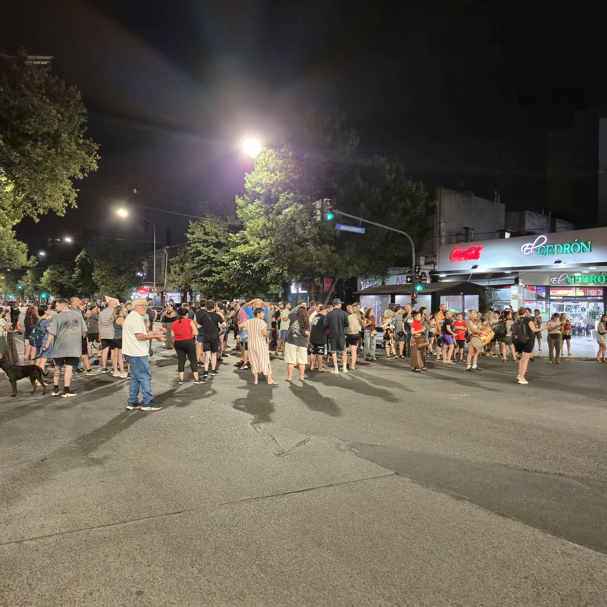 NicolasBlanco81's tweet photo. #Ruidazo en Mataderos https://t.co/Al3fUPzbhK