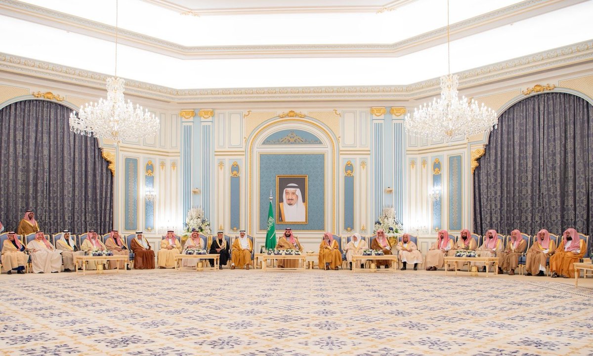 HRHMBNSALMAAN's tweet photo. استقبل صاحب السمو الملكي الأمير محمد بن سلمان بن عبدالعزيز آل سعود، ولي العهد رئيس مجلس الوزراء، في قصر اليمامة بالرياض، سماحة مفتي عام المملكة وأصحاب السمو الأمراء، وأصحاب الفضيلة العلماء والمعالي الوزراء وجمعًا من المواطنين، الذين قدموا للسلام على سمو ولي العهد ـ حفظه الله ـ والتهنئة بحلول شهر رمضان المبارك.