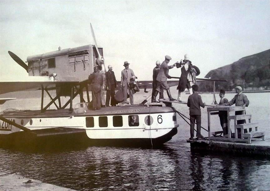 1926-1936 yılları arasında İstanbul Boğazı'nda Sarıyer Büyükdere mevkiinde deniz uçağı terminali varmış. Buradan Yunanistan ve İtalya Brindisi'ye haftada iki defa sefer düzenlenirmiş.