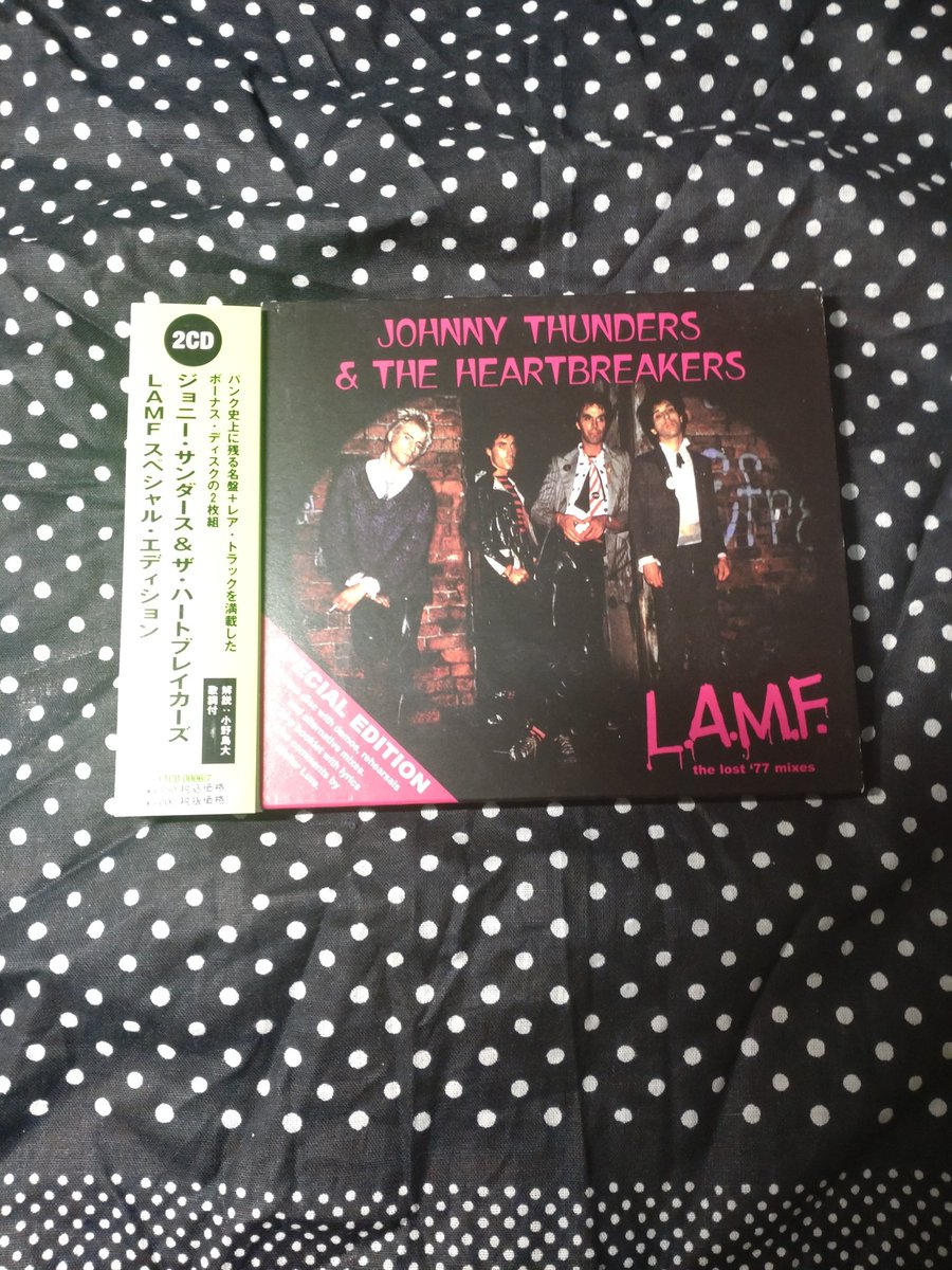 cIbEsZpennrq9Ue's tweet image. 今朝の1枚💿🤓🎶
皆様、おはようございます！🙂🖐🏻
今日は曇り時々晴れ⛅️
朝から寒い様なので🥶防寒🧤🧣とインフルエンザが流行っているそうなのでうがい＆手洗い等対策必須❕😂✌️
T👕は
#THESTREETBEATS

#JOHNNYTHUNDERSandTHEHEARTBREAKERS
#ＬＡＭＦ
#ＳＰEDITION