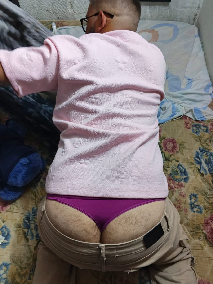 Daraquez18's tweet photo. Mi amorcito me regalo una tanga y se me ve espectacular https://t.co/nkDLI1S3q9