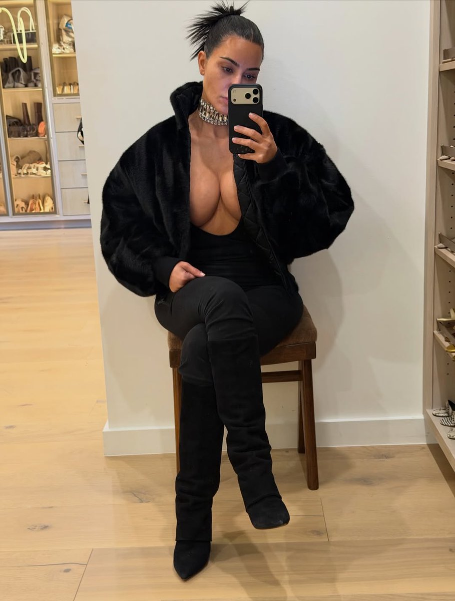 JumpTrailers's tweet photo. Kim Kardashian https://t.co/i1zWT0MeoA
