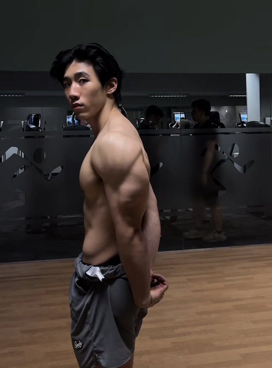 dailyhotdudes's tweet photo. Kenneth Chan
💪 https://t.co/Yf2JVvHsZg