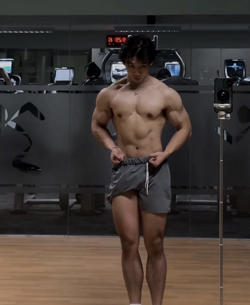 dailyhotdudes's tweet photo. Kenneth Chan
💪 https://t.co/Yf2JVvHsZg