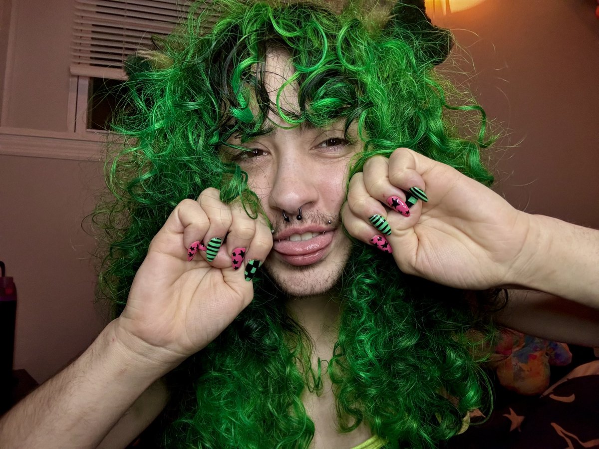 lustful_wreck's tweet photo. put ur paws up https://t.co/hJQBIk0ZUj