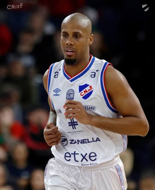 fare49's tweet image. J23 #LaLiga🏀 🇺🇾
#Nacional (15-8) 126 - 75 #Cordon 

Por #Nacional El selección nacional 🇵🇦 Ernesto Oglivie 
📊 23 MIN
14 PTS 
9 REB 
1 AST 
1 STL
0 BLQ 
1 TO
19 VAL 

Tiros: 6/8 FG 0/0 3PTS 2/5 FT 
🚨Oglivie fue 2ndo en REB del equipo
#FARESTATS
#Panama