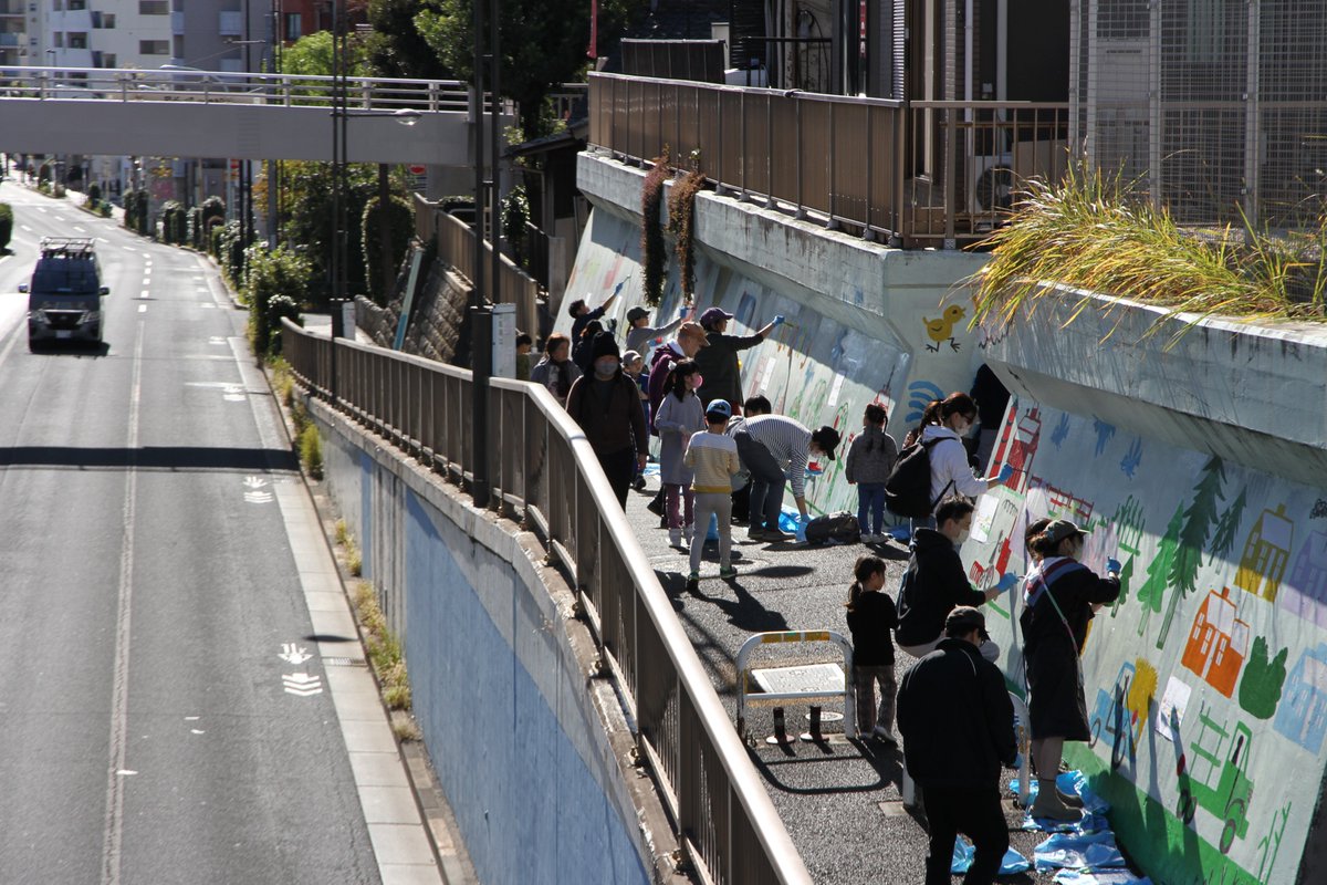 h_quality_info's tweet photo. 私が知っている町、だけじゃなくて多くの人が、その人たちなりに愛して関わっている。出たり入ったり留まったり。面白いなーと思います。
世田谷くみん手帖「まちを彩る世田谷代田SAPの壁画プロジェクト」
https://t.co/f4YKN0tllU https://t.co/k9ZUOHuHoa