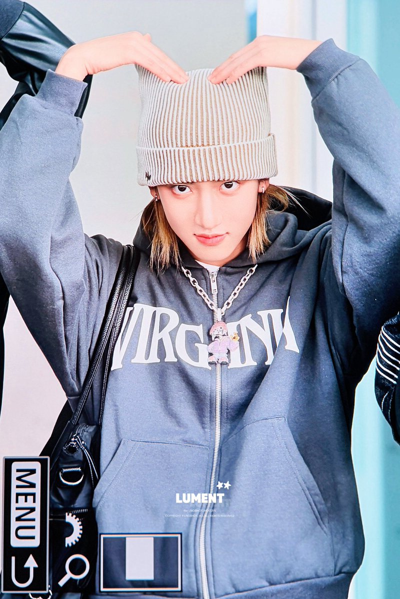 200226 [📷] ㅡ Woojin at ICN Airport shinning and shimmering