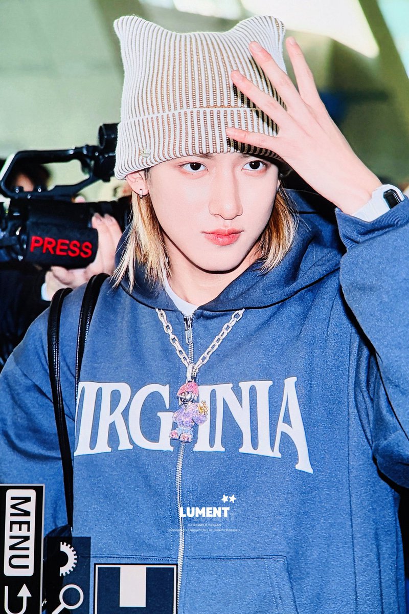 200226 [📷] ㅡ Woojin at ICN Airport shinning and shimmering