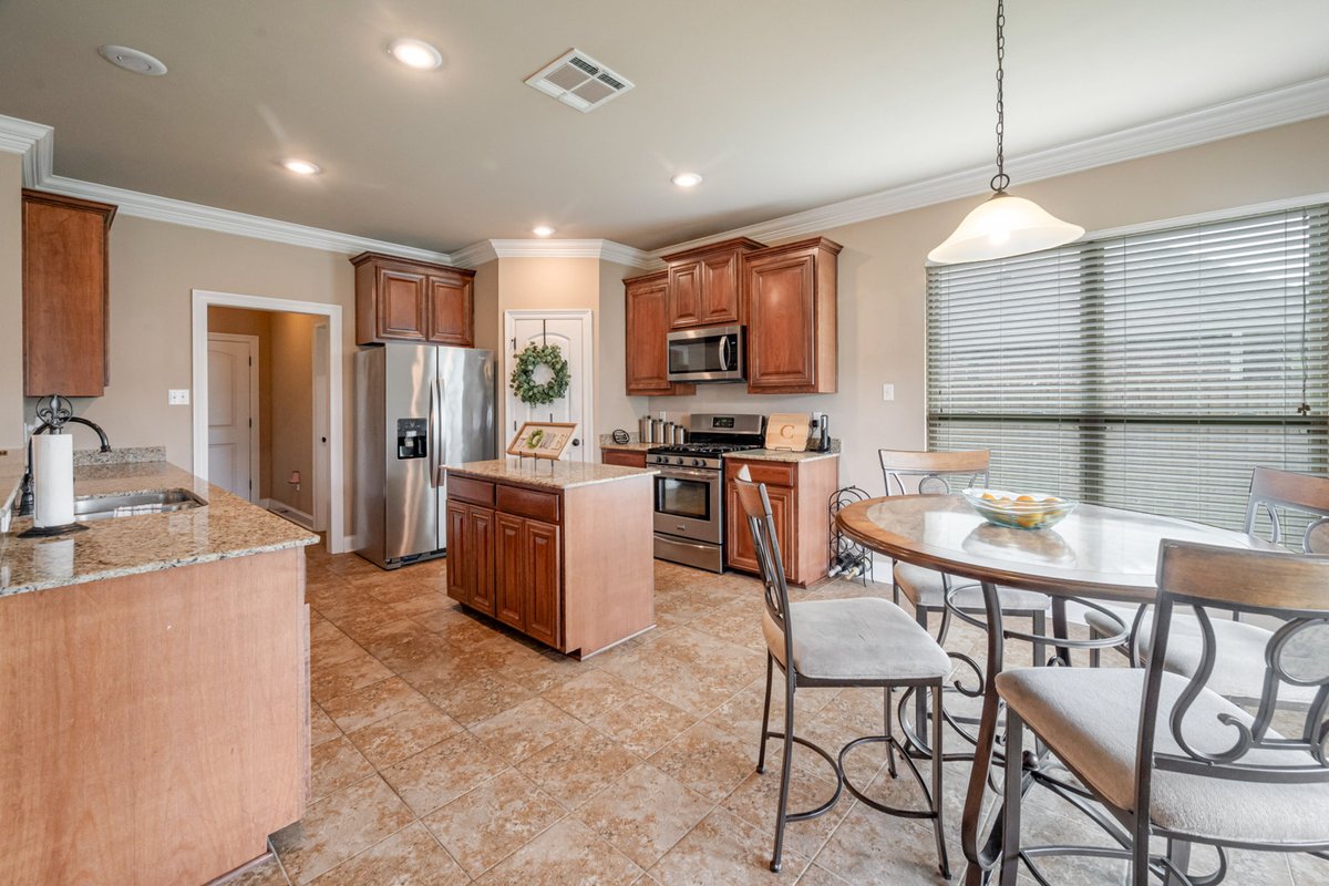 CainAlvin's tweet photo. 🚨 PRICE DROP 🚨

HAMMOND, LOUISIANA
🏡 3 Bed | 2 Bath
📍 Corner Lot
✨ Established Neighborhood
🔒 Fenced Yard
👌 Spectacular Condition
💰 Qualifies for 100% Financing
Other Buyer Programs
🔥 Tons of Amenities
📲 DM me for details or a showing before it’s gone! https://t.co/rYnpC3rtmY