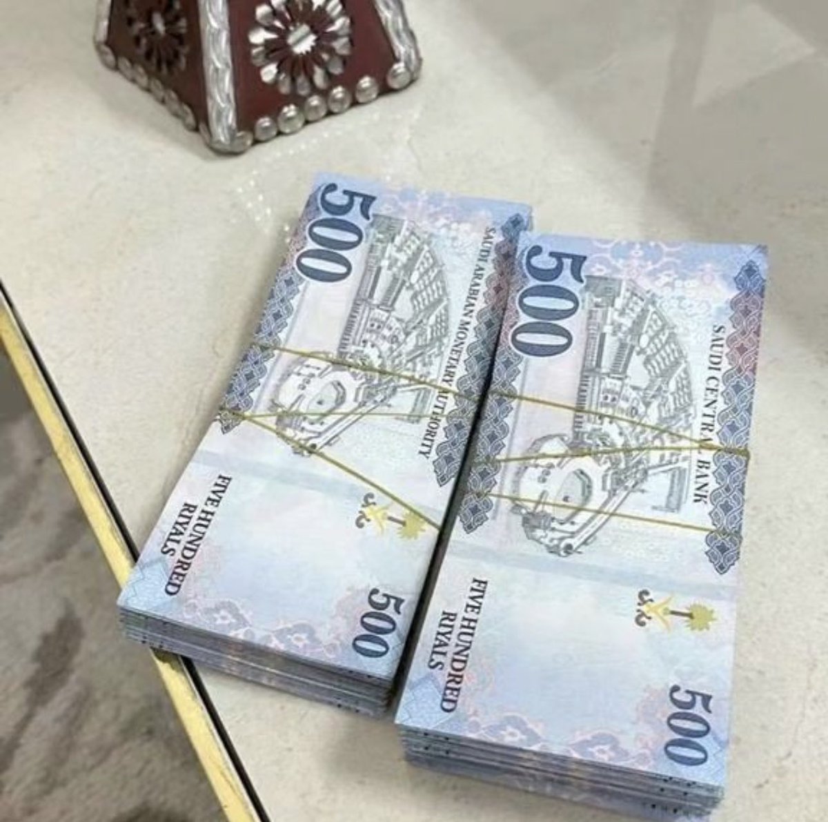 سحب على مبلغ  50000 الف ريال مقسمه على 5 فائزين 💵💵

• الشروط بسيطه .. 

• رتويت ولايك  
• ضيف حسابي رتويت ولايك للمثبته 💙💙💙