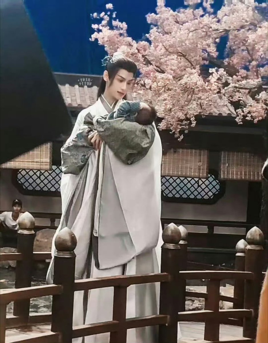 อ่านจบแล้ว แต่นึกไม่ออกว่าไปอุ้มเด็กตอนไหน 😅 ความจำฉันสั้น