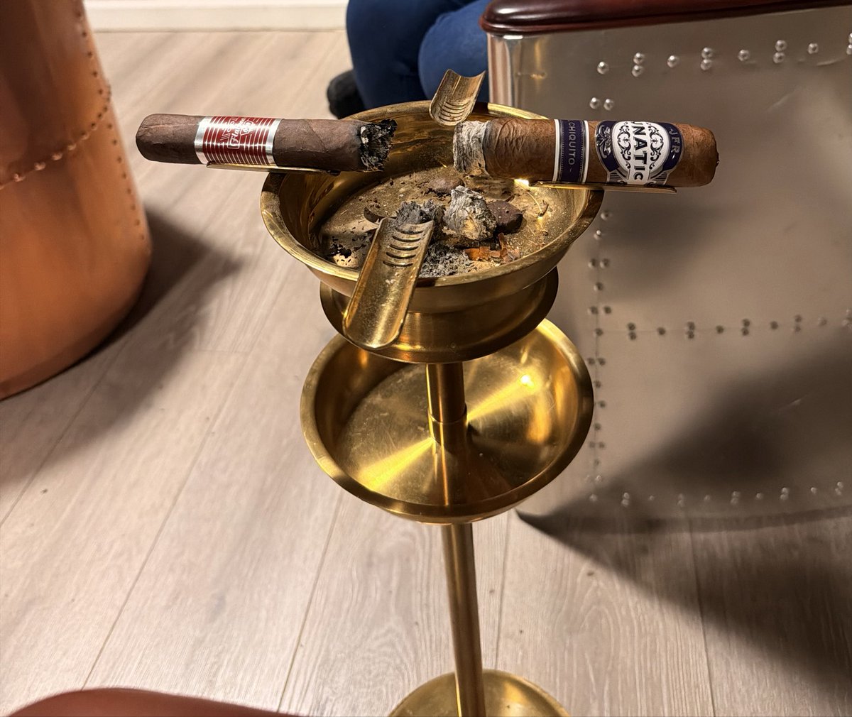 AbrahamAv9728's tweet photo. #caocigar #cigarlife #cigars #jfrcigar enjoy the evening with the wife https://t.co/KyqOBYpvAR