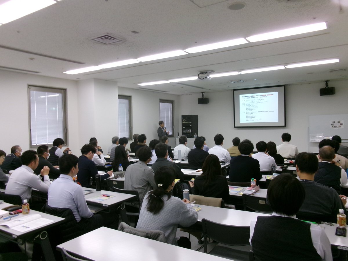 shiprefkenchiku's tweet photo. 建築安全推進課です。
静岡市及び沼津市内で木造住宅の耐震化をより一層推進するため、低コスト工法の講習会を開催しました！
同工法は安価で、工期も短縮でき、建物所有者の負担が少ないのが特徴です。
今後も職員を含めスキルアップに努めて参ります。
#静岡県 #建築 #公務員 #耐震 https://t.co/iR4lB4uTue