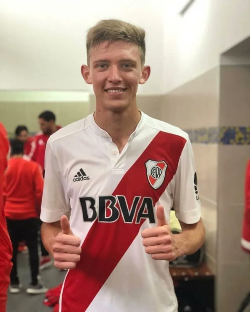 La figura de la recopa sudamericana? otro pibe al que dejaron ir libre. Genios !!!