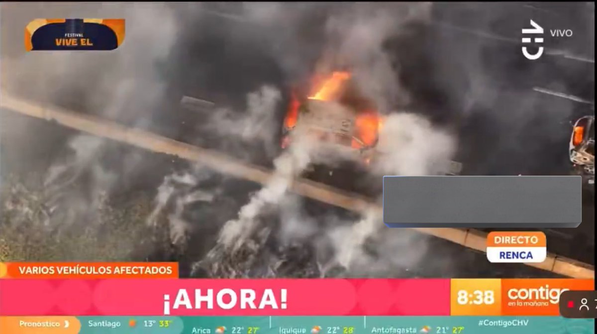 AngelDLaCruz_'s tweet photo. A denunciar a #Chilevision por faltar el respeto a las víctimas de la explosión en Renca, mostraron gente calcinada
@CNTV https://t.co/t5zcQ1MrRq