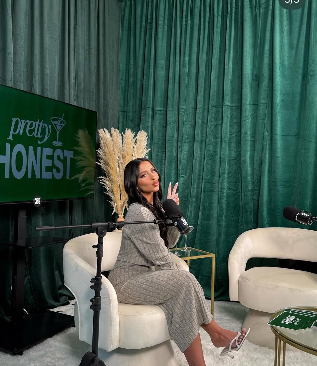 Danielle Cohn🖤 tweet media