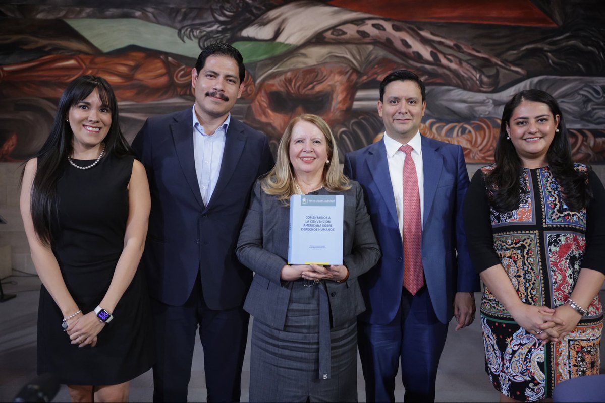 En el marco del Día Internacional de la Justicia Social presenté en la <a href="/SCJN/">Suprema Corte</a> el libro “Comentarios a la Convención Americana sobre Derechos Humanos”. 

La Convención es un referente esencial para garantizar la dignidad, la igualdad y el acceso efectivo a la justicia. Reflexionar