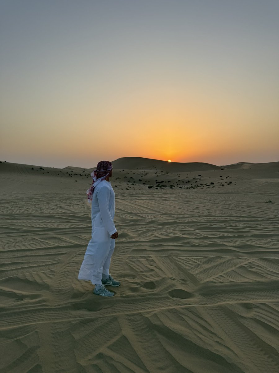 AndrewMox21's tweet photo. Out in Abu Dhabi 🐪🏜️ https://t.co/tV1gBj0b1w