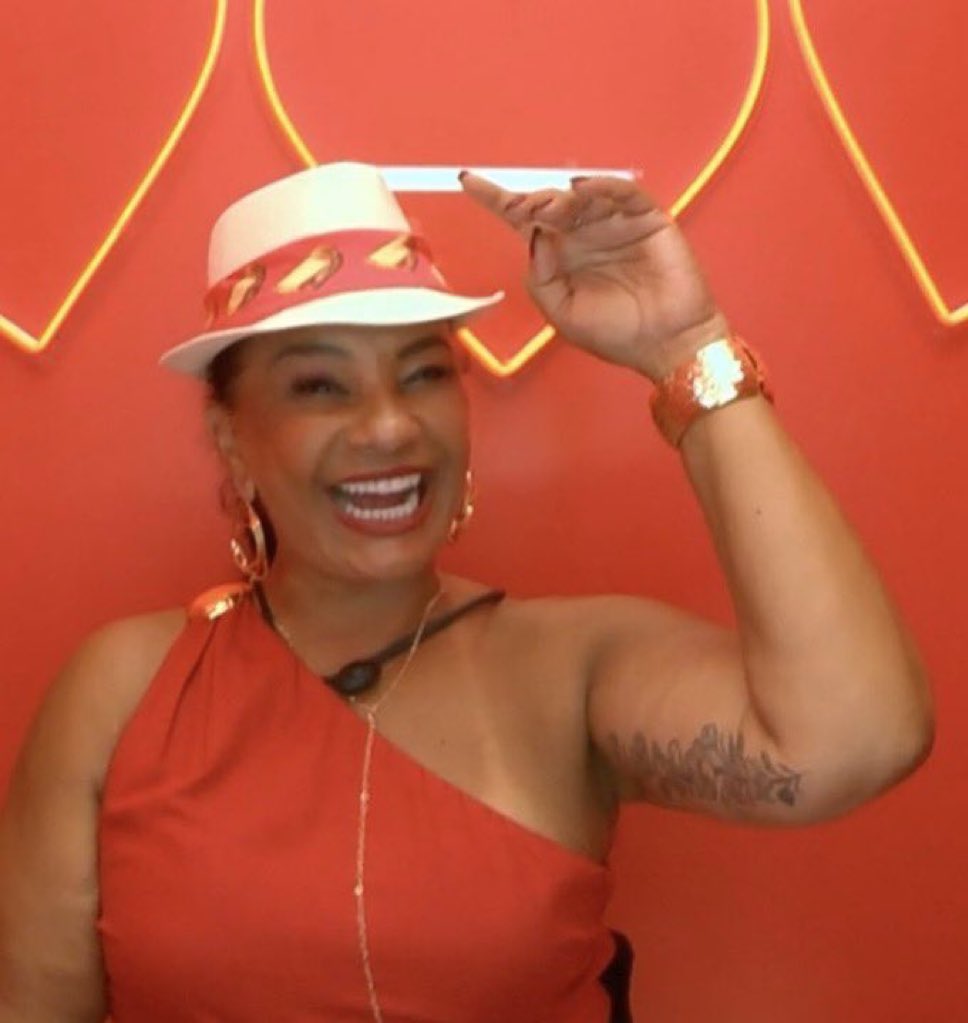 dona jura craque do jogo articulando ir na Maxiane 

#BBB26