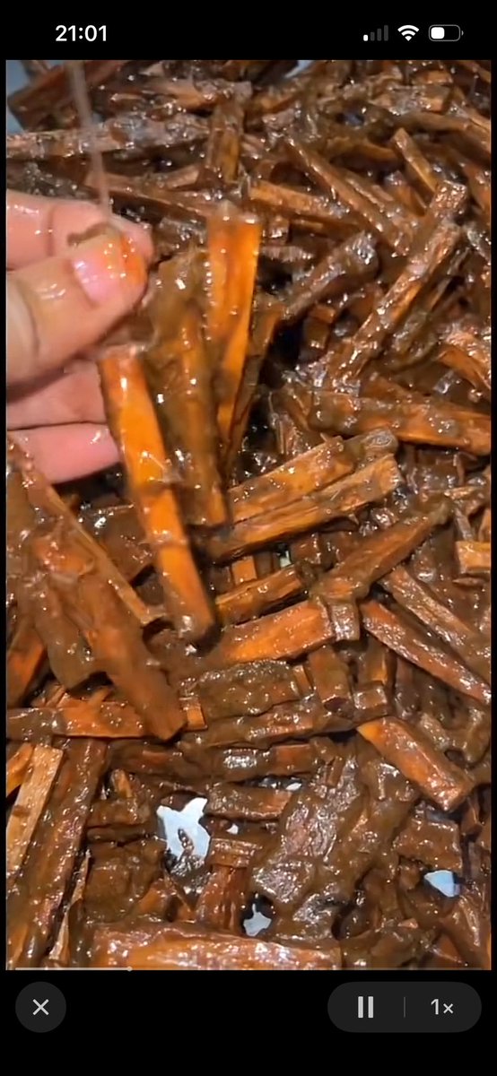 Dei_____'s tweet photo. In Chad we call it doukhane and we use Sandal wood infused with oiled parfum.

But the OG is the Mougour,we use a wood called Dorout. We dig a hole, put some doroutt inside with a charcoal embers,sit over it on a bench with a hole in it,and cover ourselves with a cowhide blanket. https://t.co/p6DAydnFiA