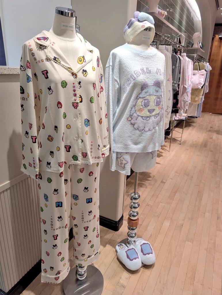 かわいい！！
オープン前に来たのに100人目の整理券でした😭
買えるか微妙です😭