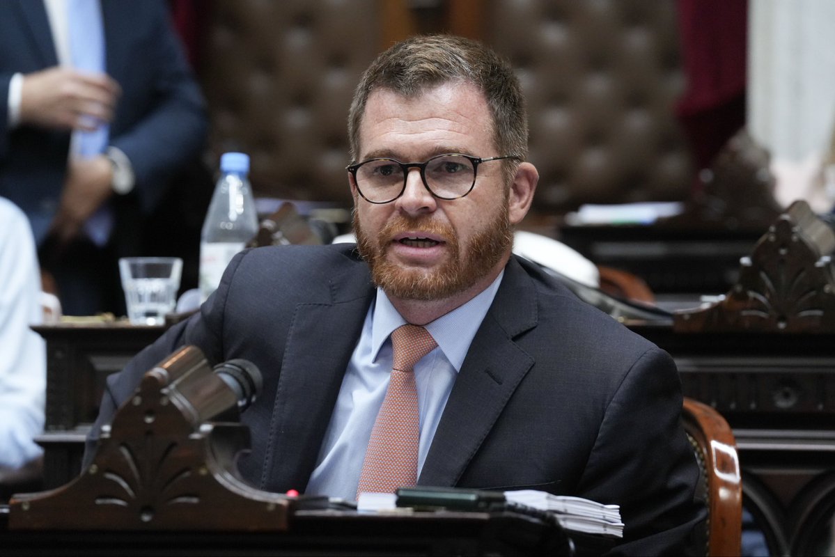 DiputadosAR's tweet image. 💬| @Nicolas_Massot:  “Esta ley busca desintermediar la relación entre patrones y empleados. Retrocedemos tres siglos en términos de la simetría que se instauró, consagrando la seguridad, la negociación paritaria, entre otras cosas”.